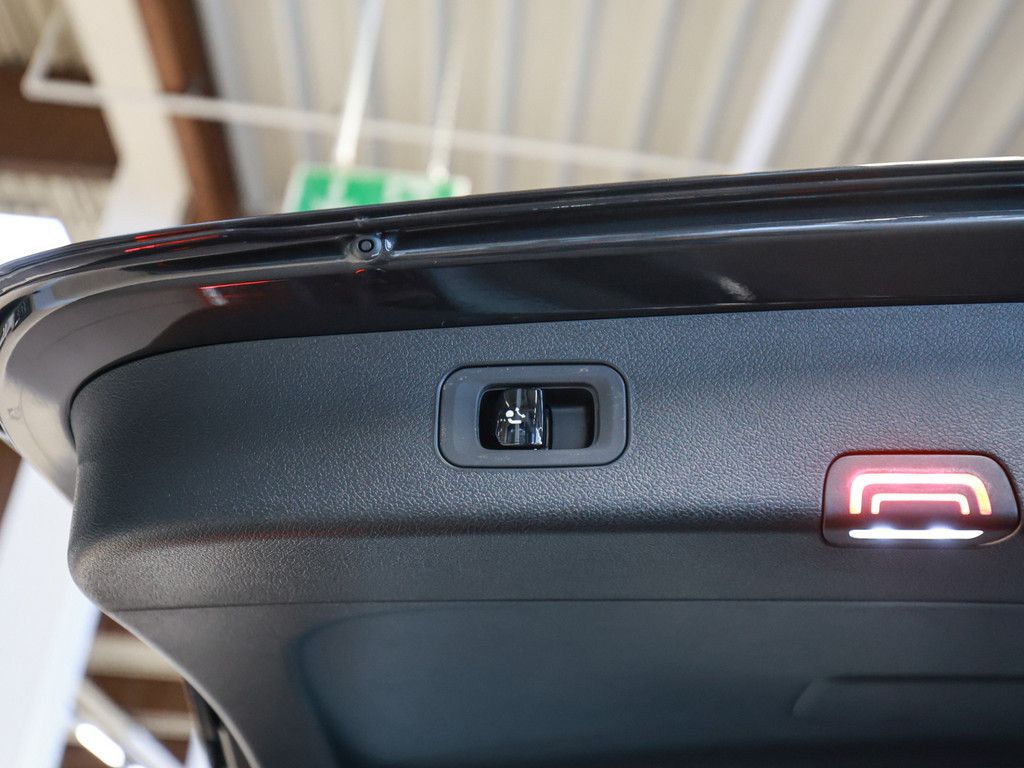 Mercedes-Benz E 300 2025