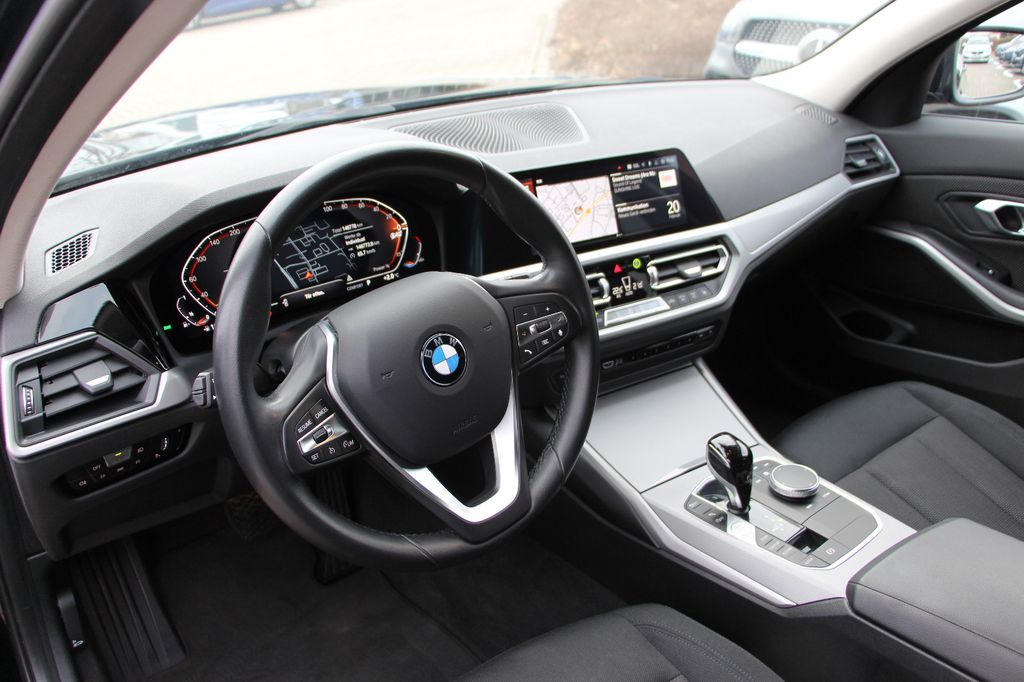 BMW 318 2021