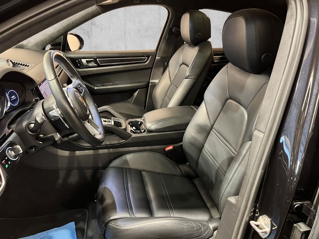 Porsche Cayenne 2021