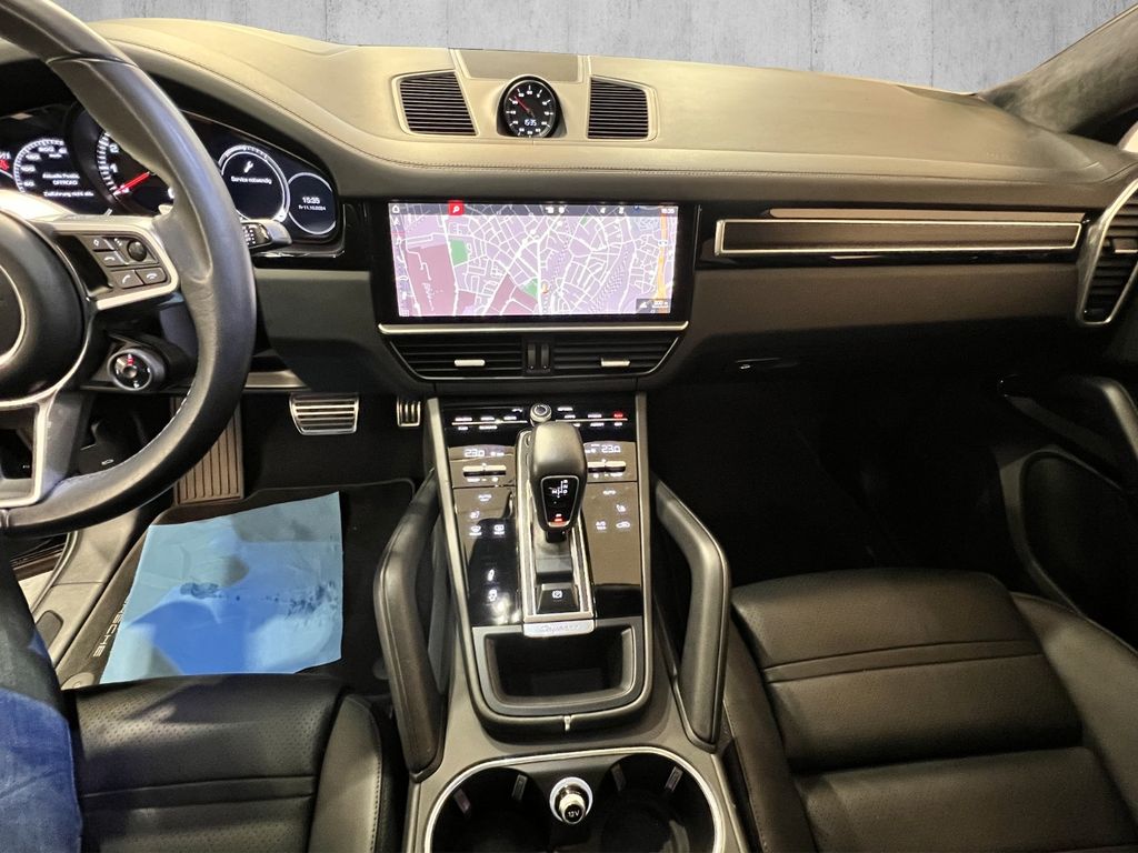 Porsche Cayenne 2021