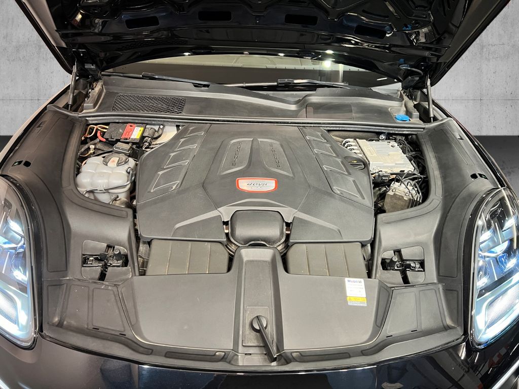 Porsche Cayenne 2021