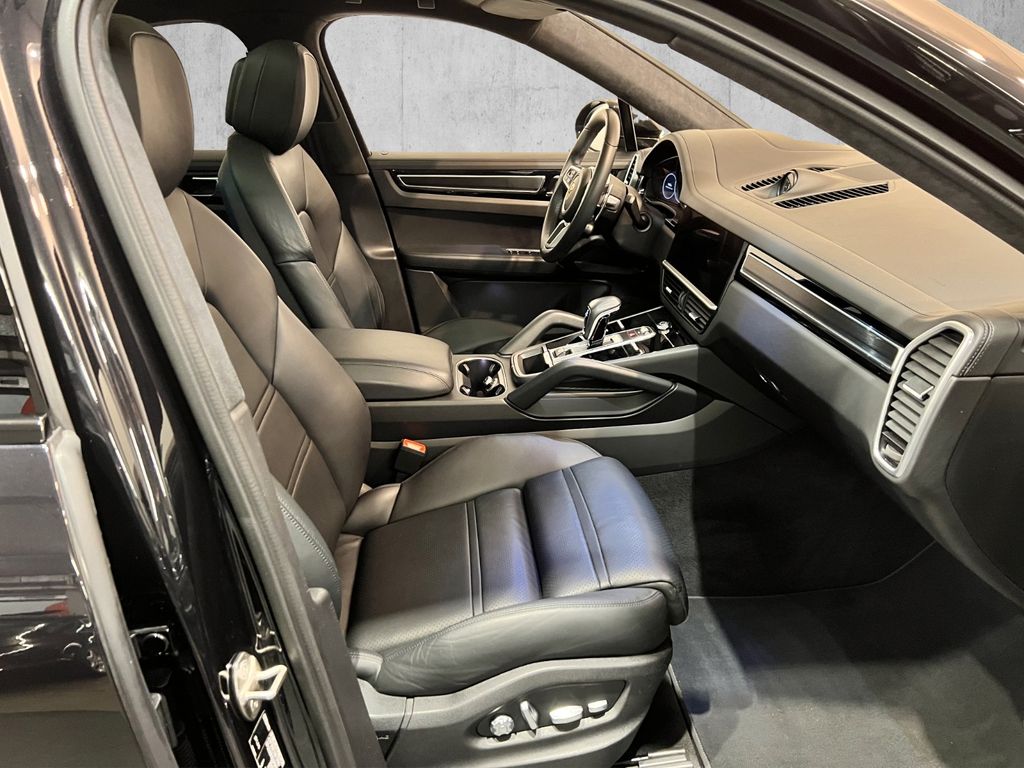 Porsche Cayenne 2021