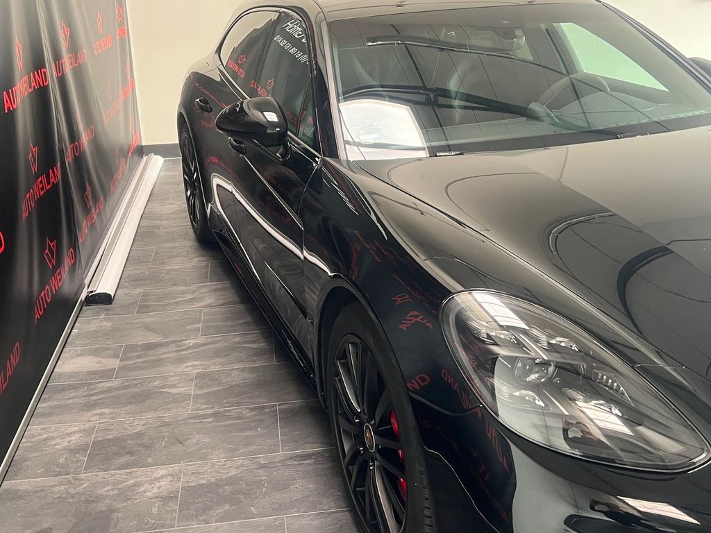 Porsche Panamera 2021