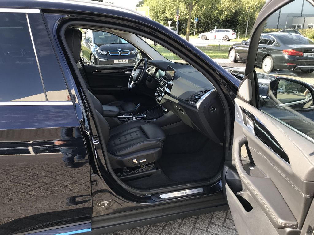 BMW iX3 2021