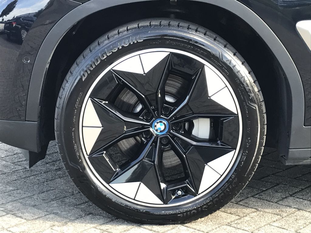 BMW iX3 2021