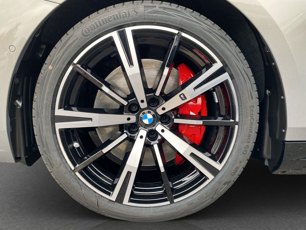 BMW i5 2025