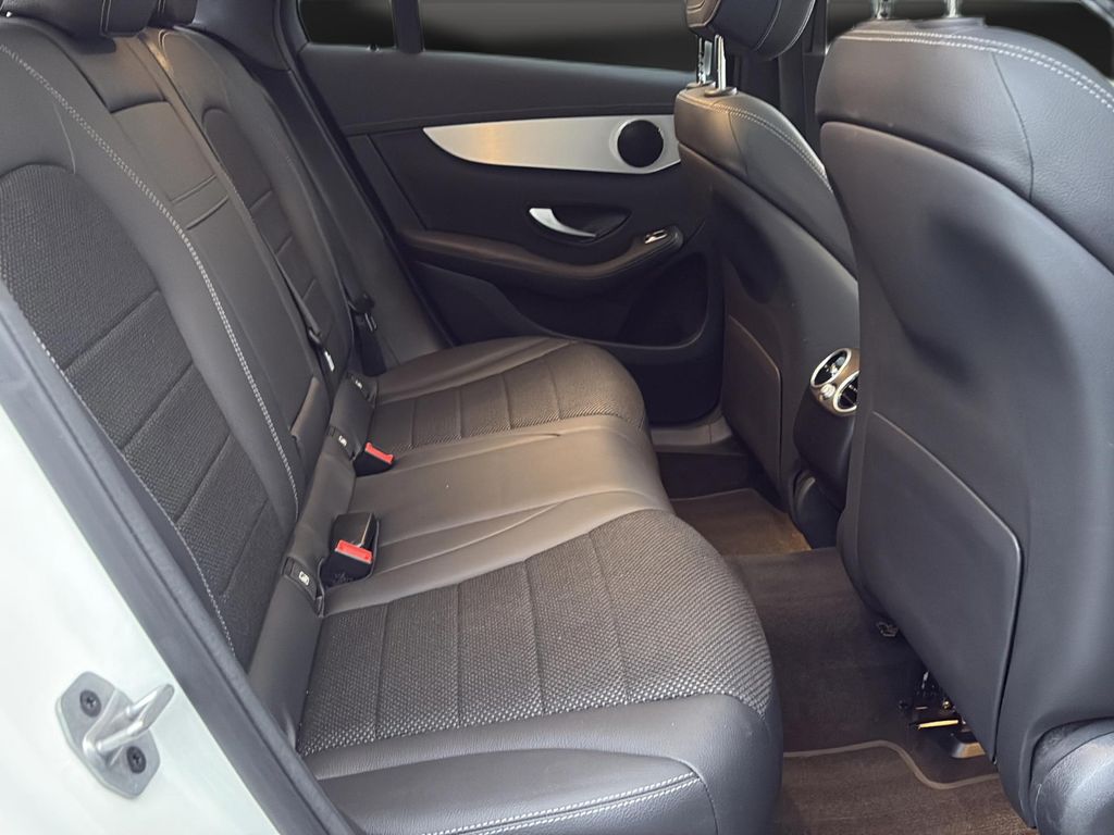 Mercedes-Benz GLC 300 2022