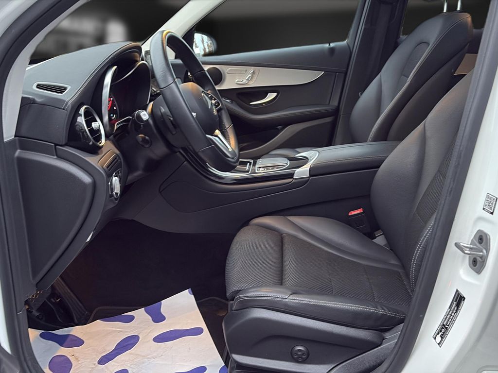 Mercedes-Benz GLC 300 2022