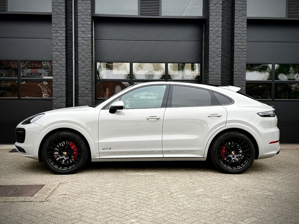 Porsche Cayenne 2022