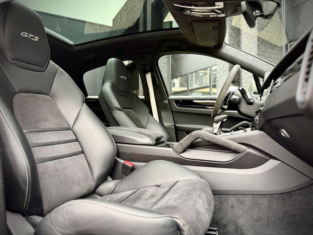 Porsche Cayenne 2022