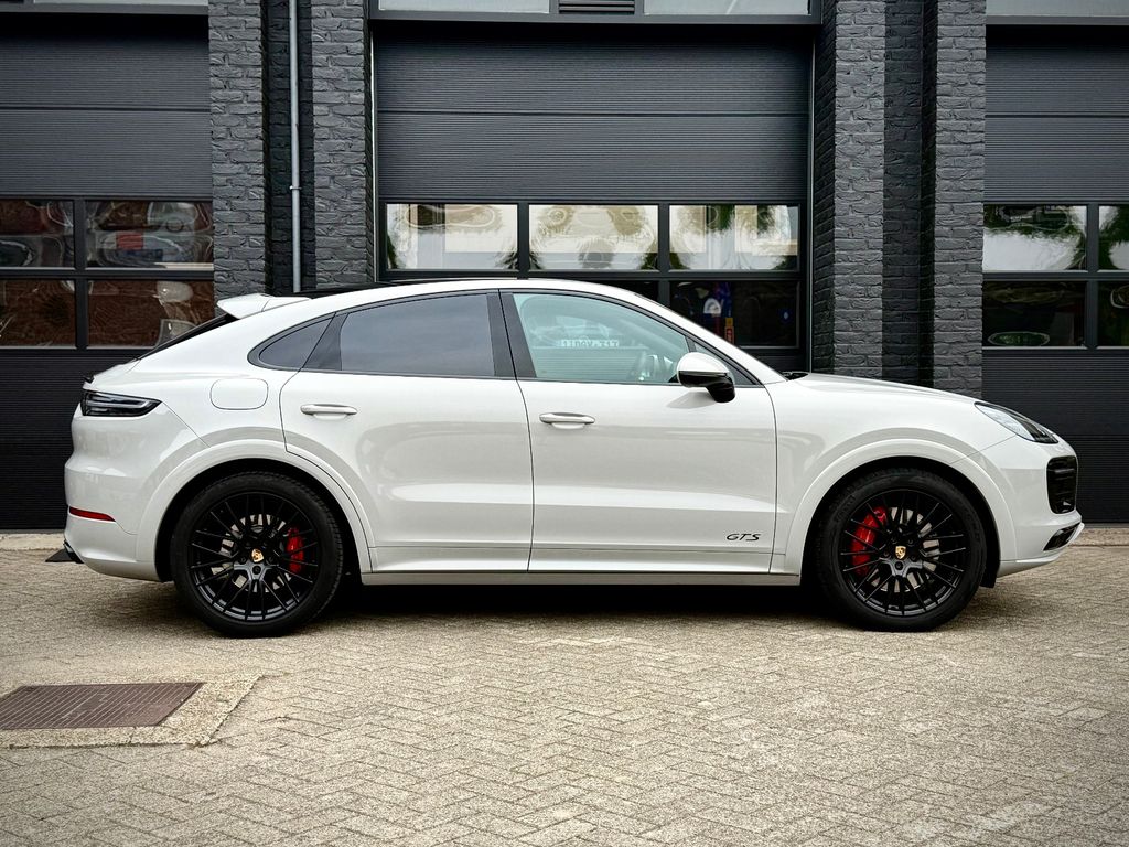 Porsche Cayenne 2022