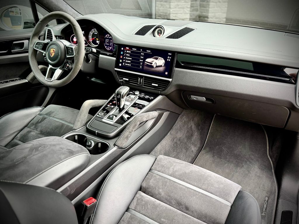 Porsche Cayenne 2022