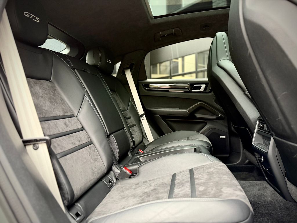 Porsche Cayenne 2022