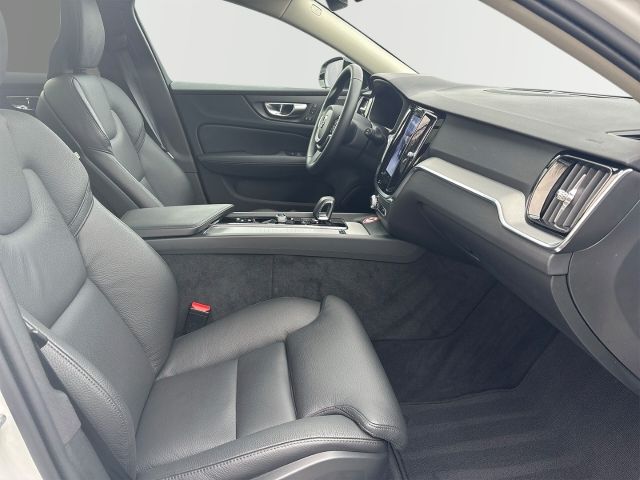 Volvo V60 2025
