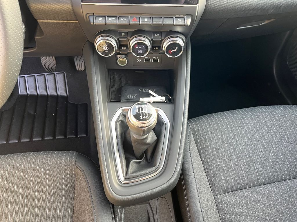 Mitsubishi Colt 2025
