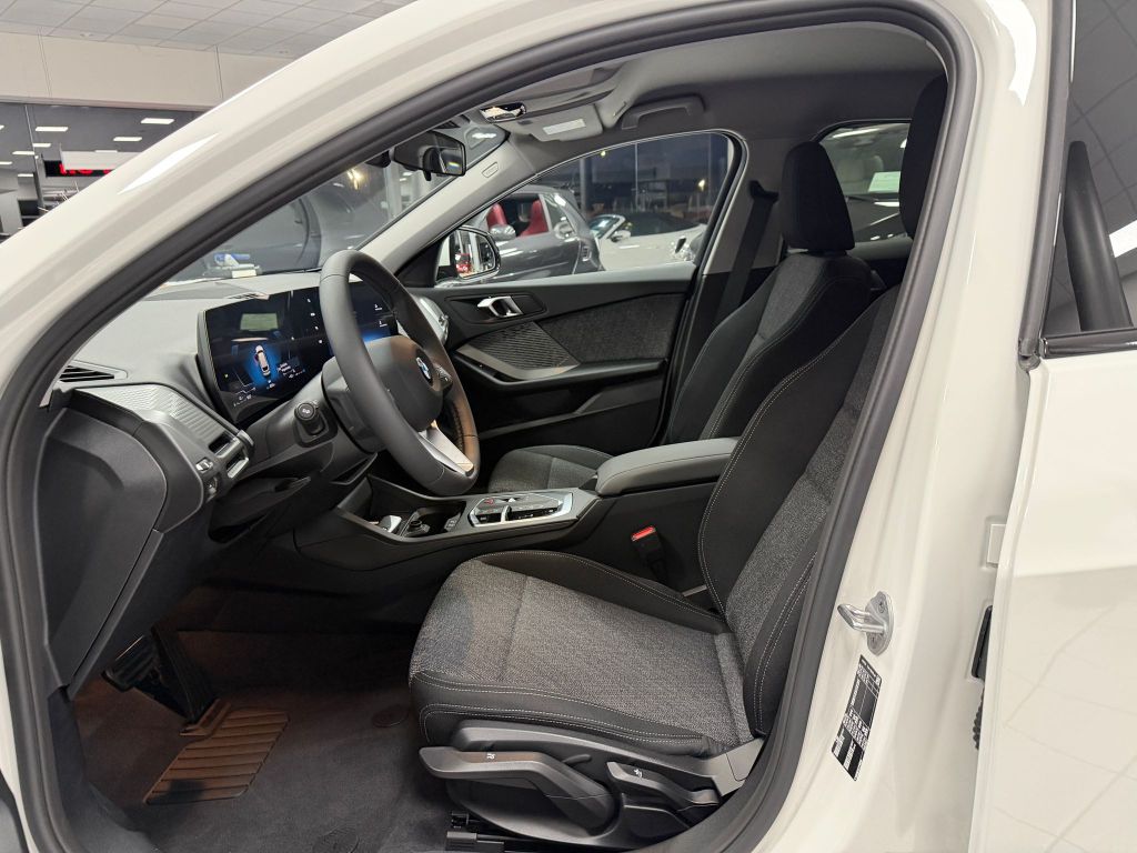 BMW 116 2025