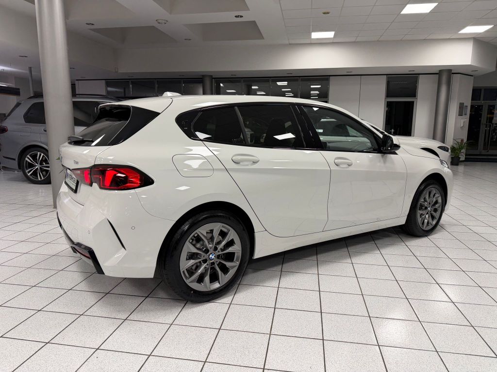 BMW 116 2025