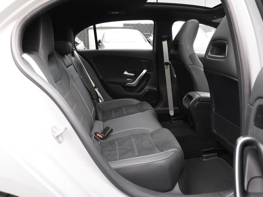 Mercedes-Benz A 200 2025