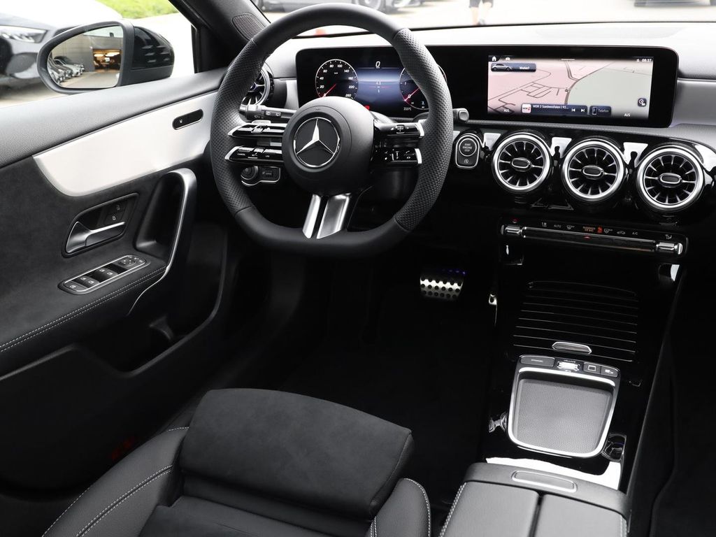 Mercedes-Benz A 200 2025