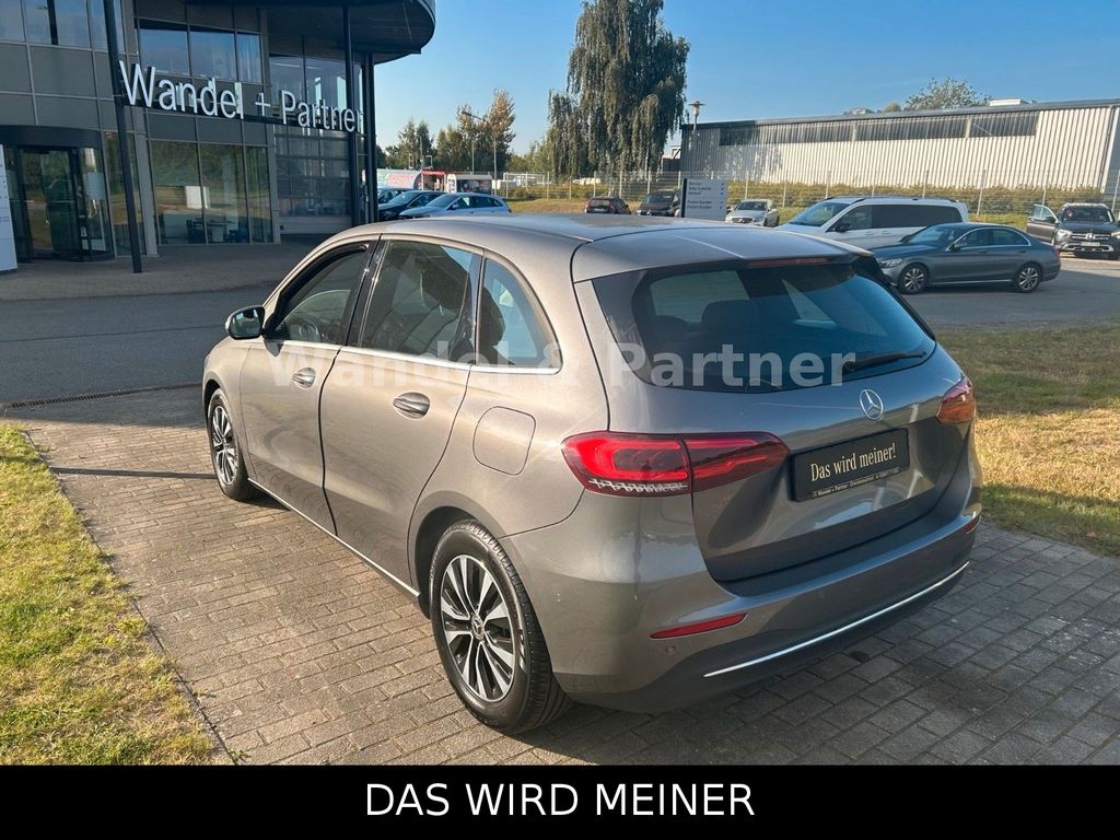 Mercedes-Benz B 180 2022
