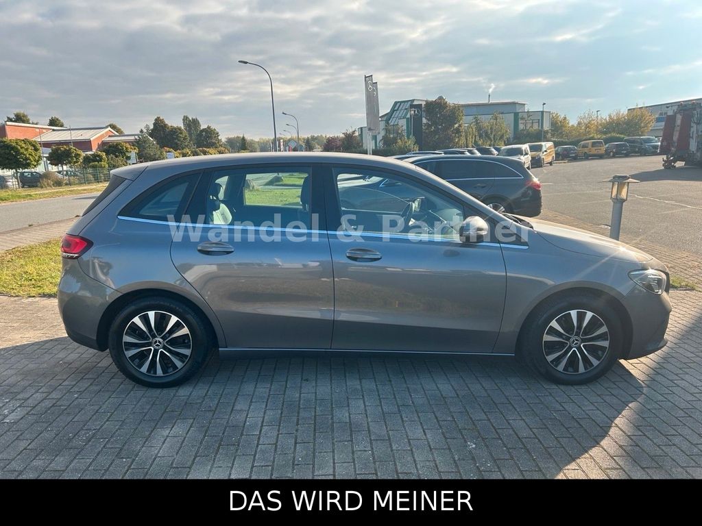 Mercedes-Benz B 180 2022