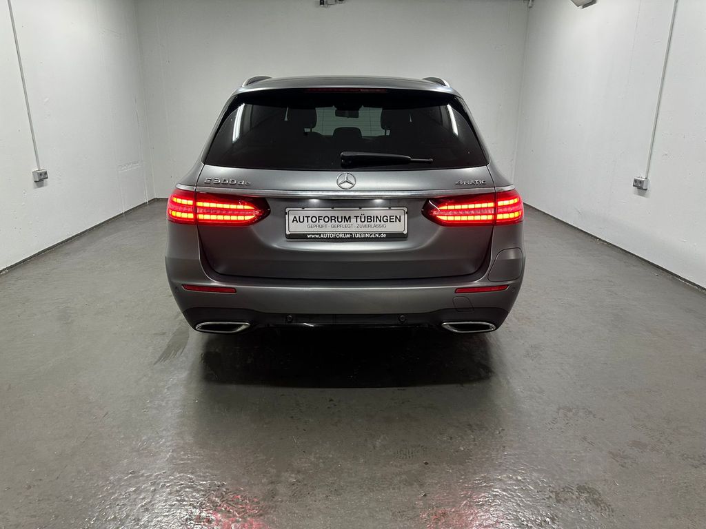 Mercedes-Benz E 300 2022