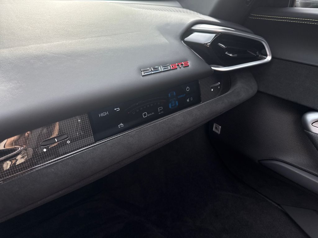 Ferrari 296 GTS 2025