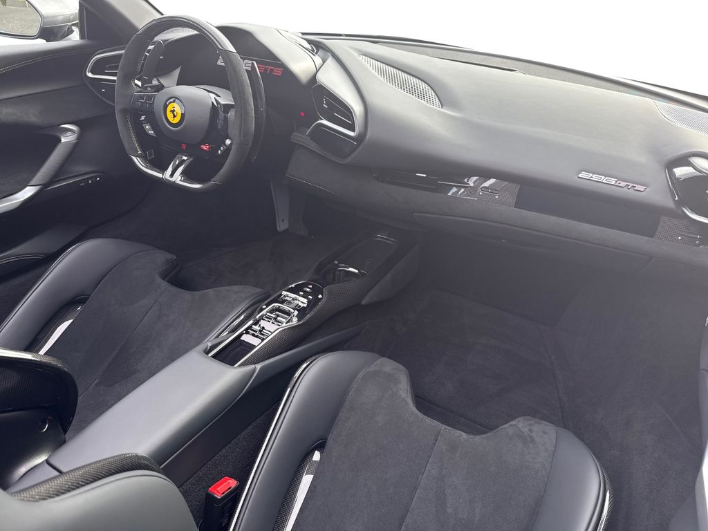 Ferrari 296 GTS 2025