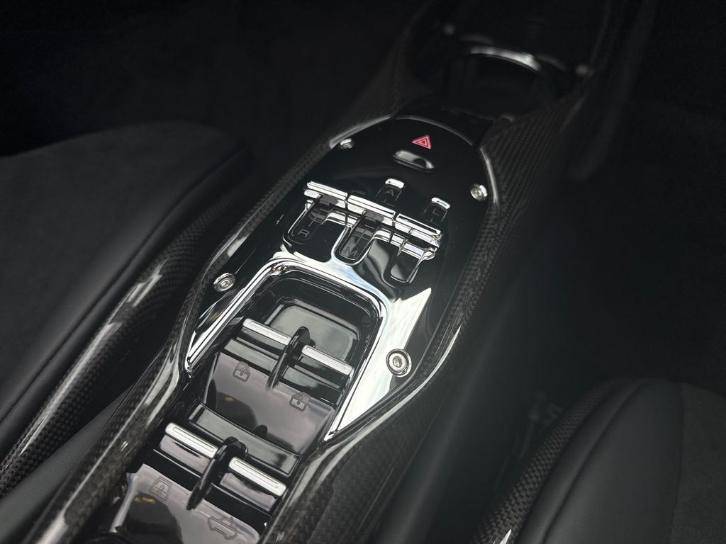 Ferrari 296 GTS 2025