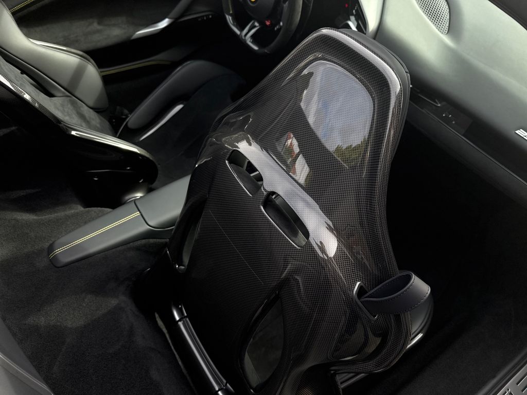 Ferrari 296 GTS 2025