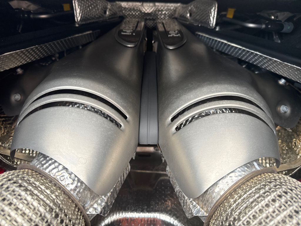 Ferrari 296 GTS 2025