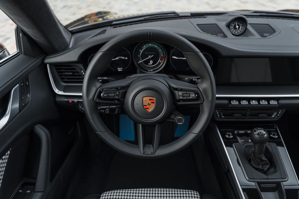 Porsche 992 2023