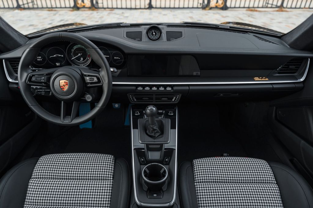 Porsche 992 2023