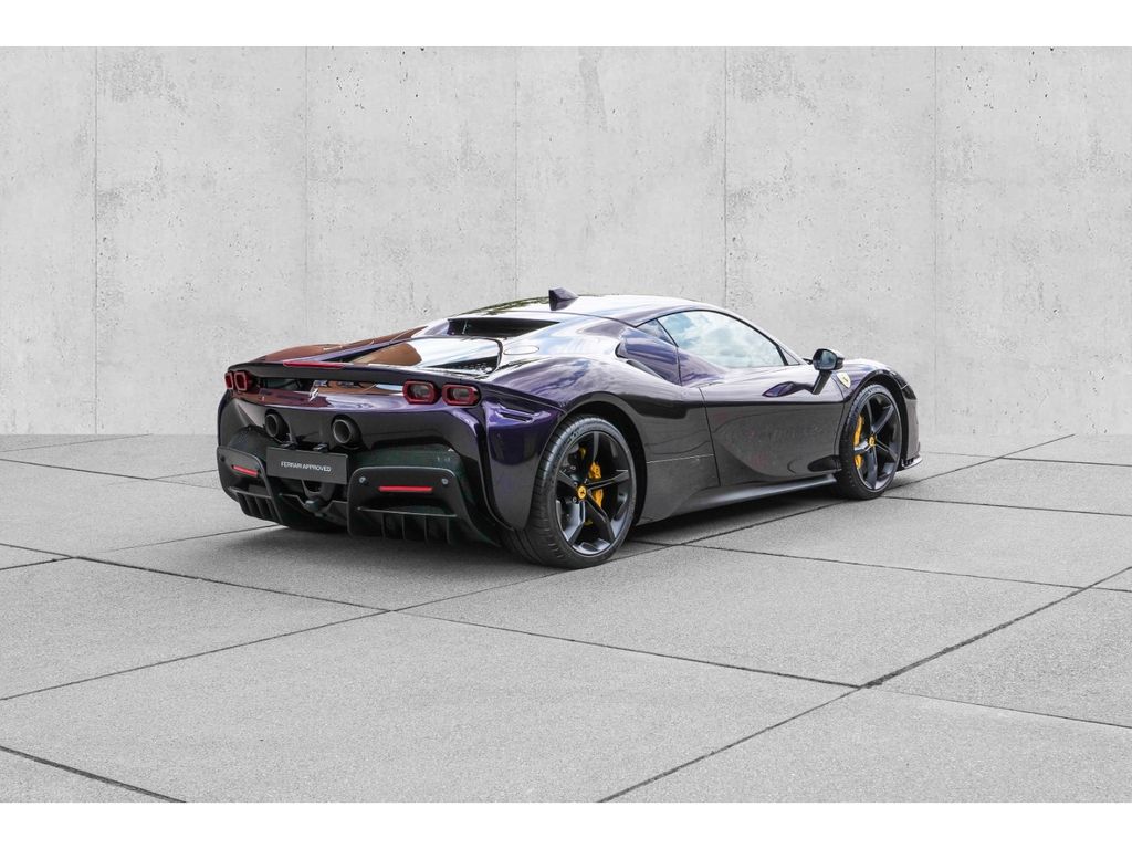 Ferrari SF90 2024
