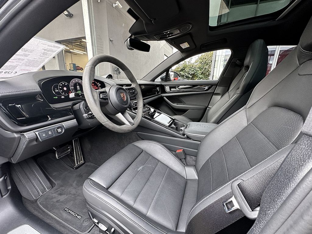 Porsche Panamera 2024