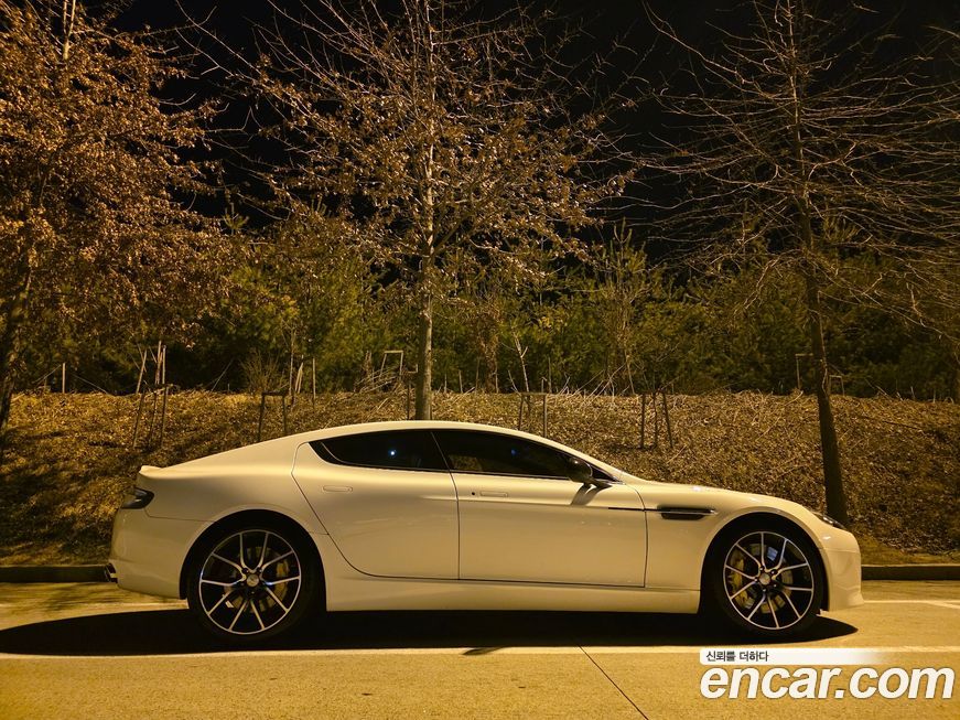 Astonmartin Rapide 2016