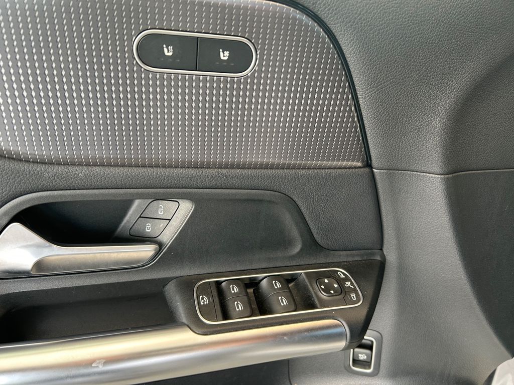 Mercedes-Benz B 200 2022