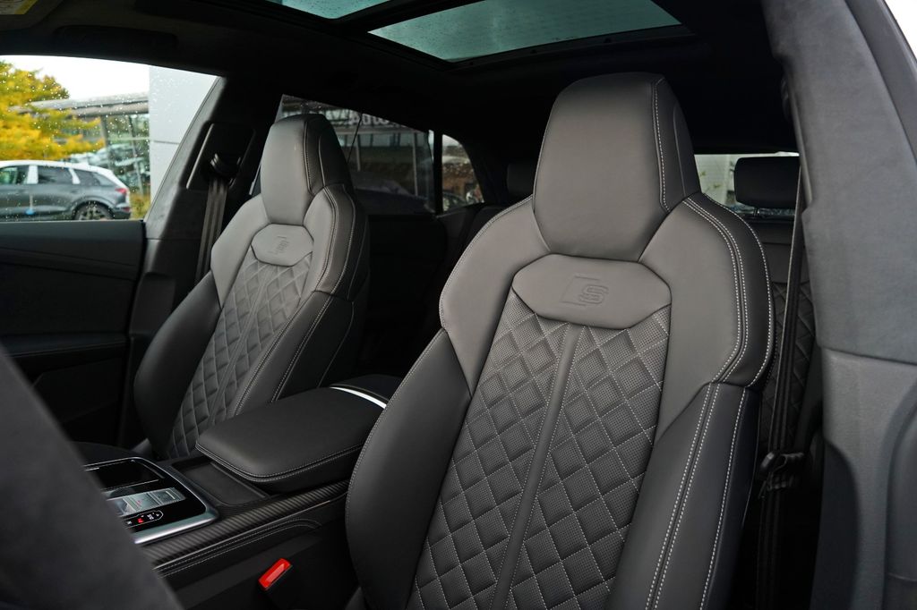 Audi SQ8 2025