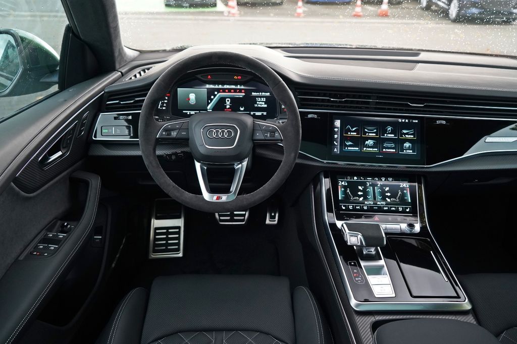 Audi SQ8 2025