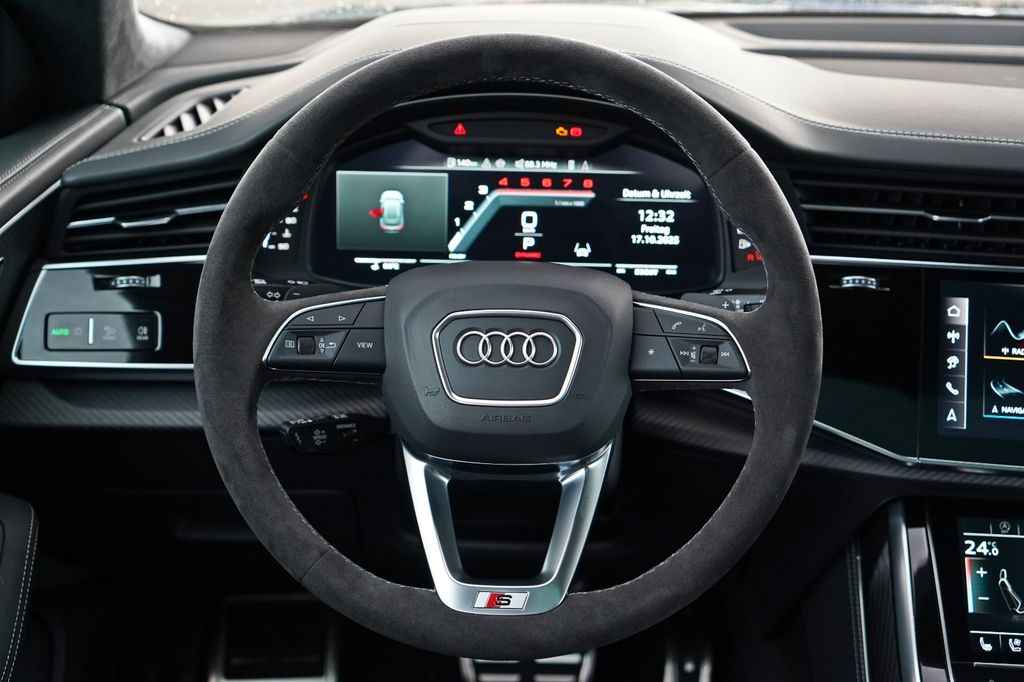 Audi SQ8 2025