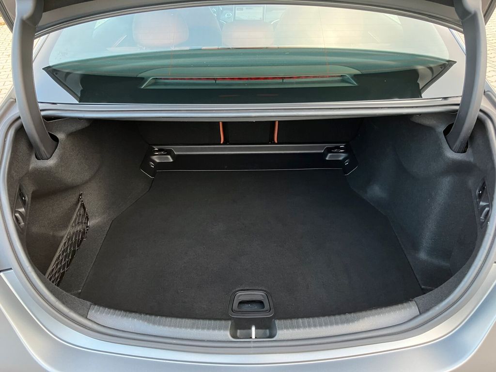 Mercedes-Benz C 200 2024