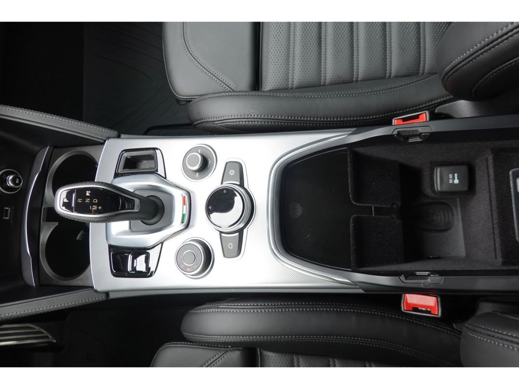 Alfa Romeo Stelvio 2022