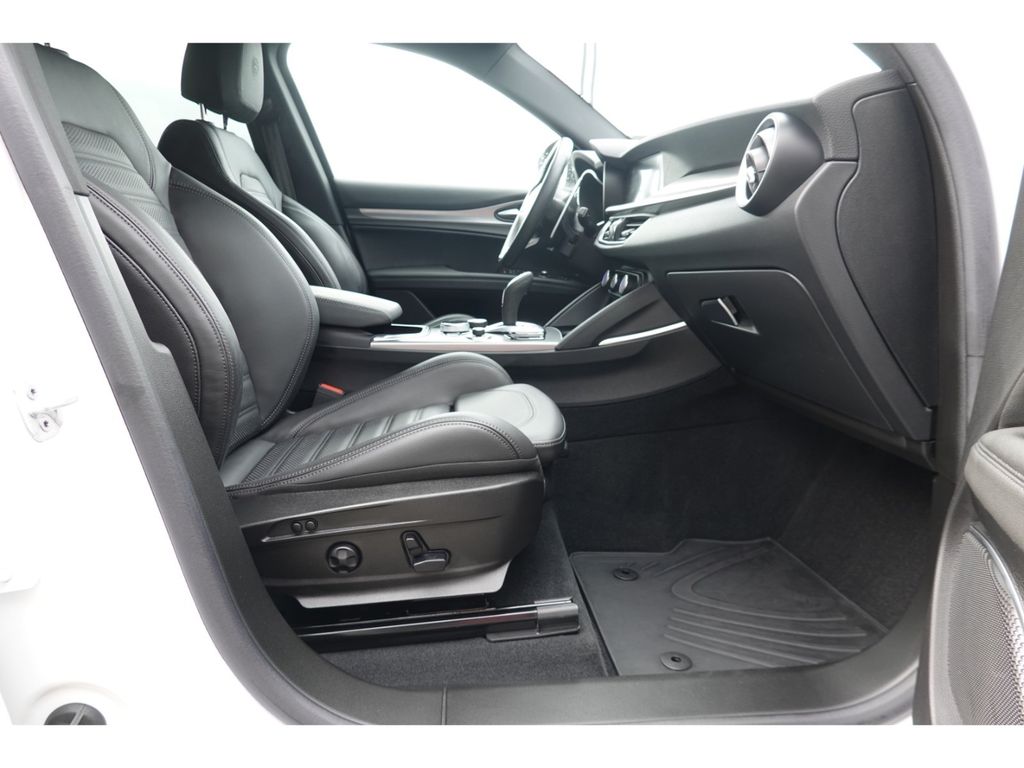 Alfa Romeo Stelvio 2022