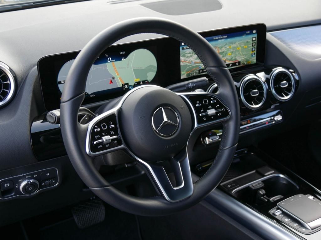 Mercedes-Benz GLA 200 2023