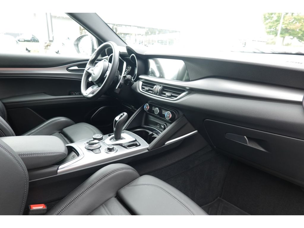 Alfa Romeo Stelvio 2022