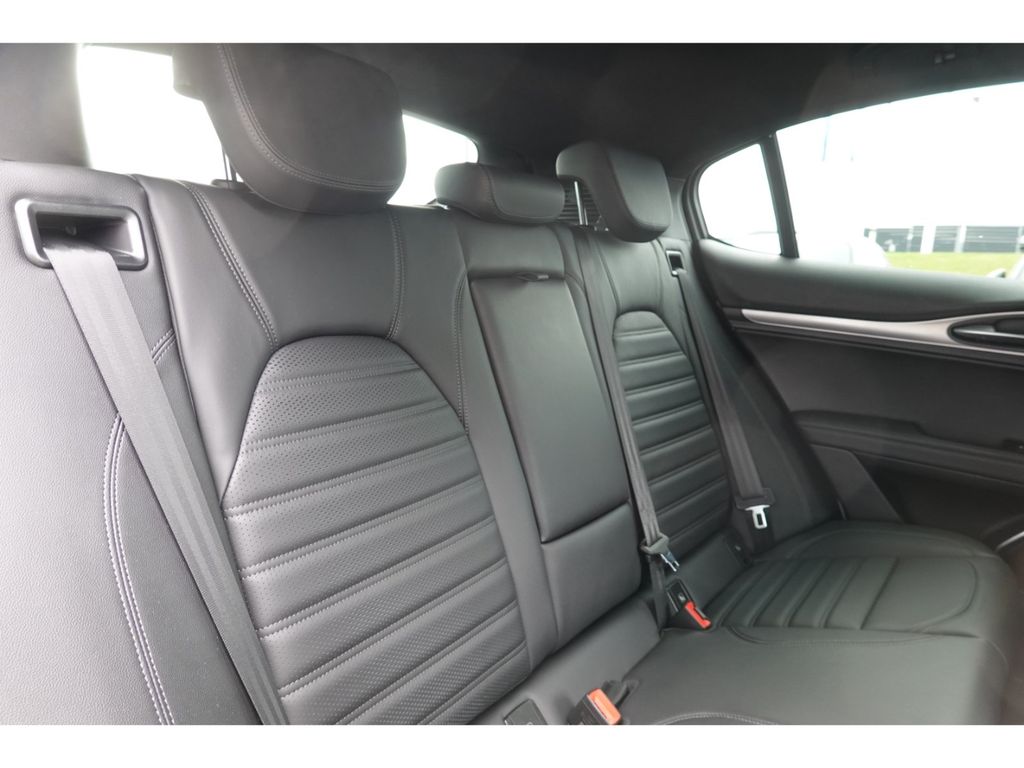 Alfa Romeo Stelvio 2022