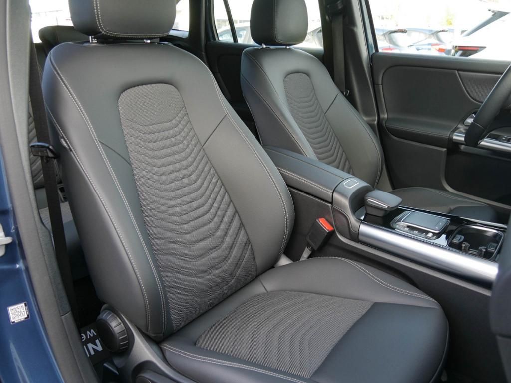 Mercedes-Benz GLA 200 2023