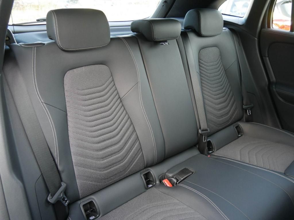 Mercedes-Benz GLA 200 2023