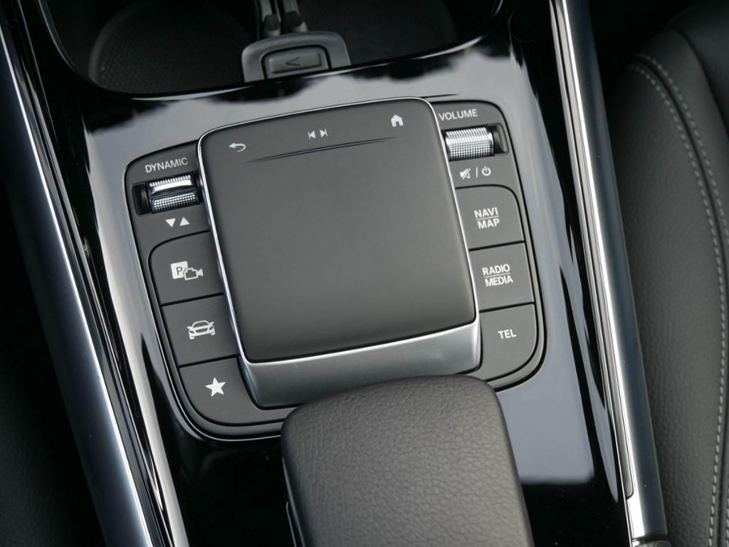 Mercedes-Benz GLA 200 2023