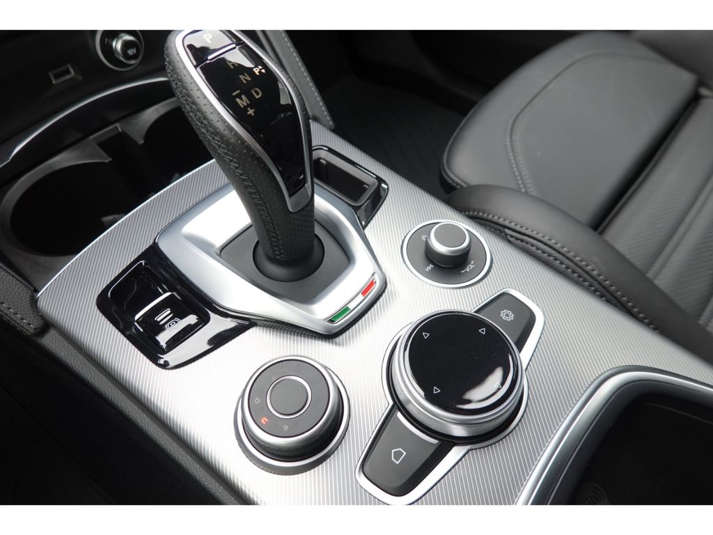 Alfa Romeo Stelvio 2022